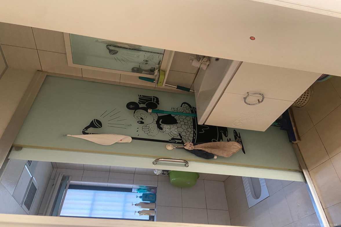 中央皇庭  3室2厅2卫    1800.0元/月室内图