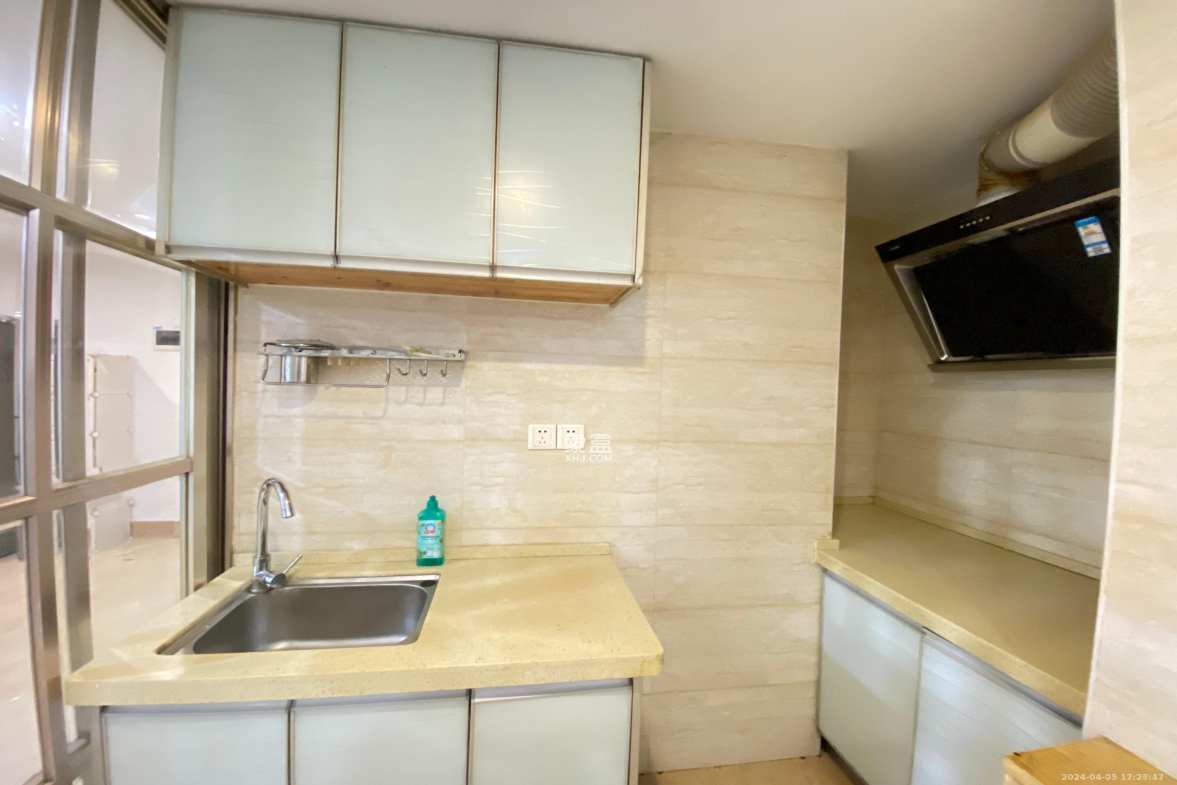 摩天一号  1室1厅1卫    2000.0元/月室内图