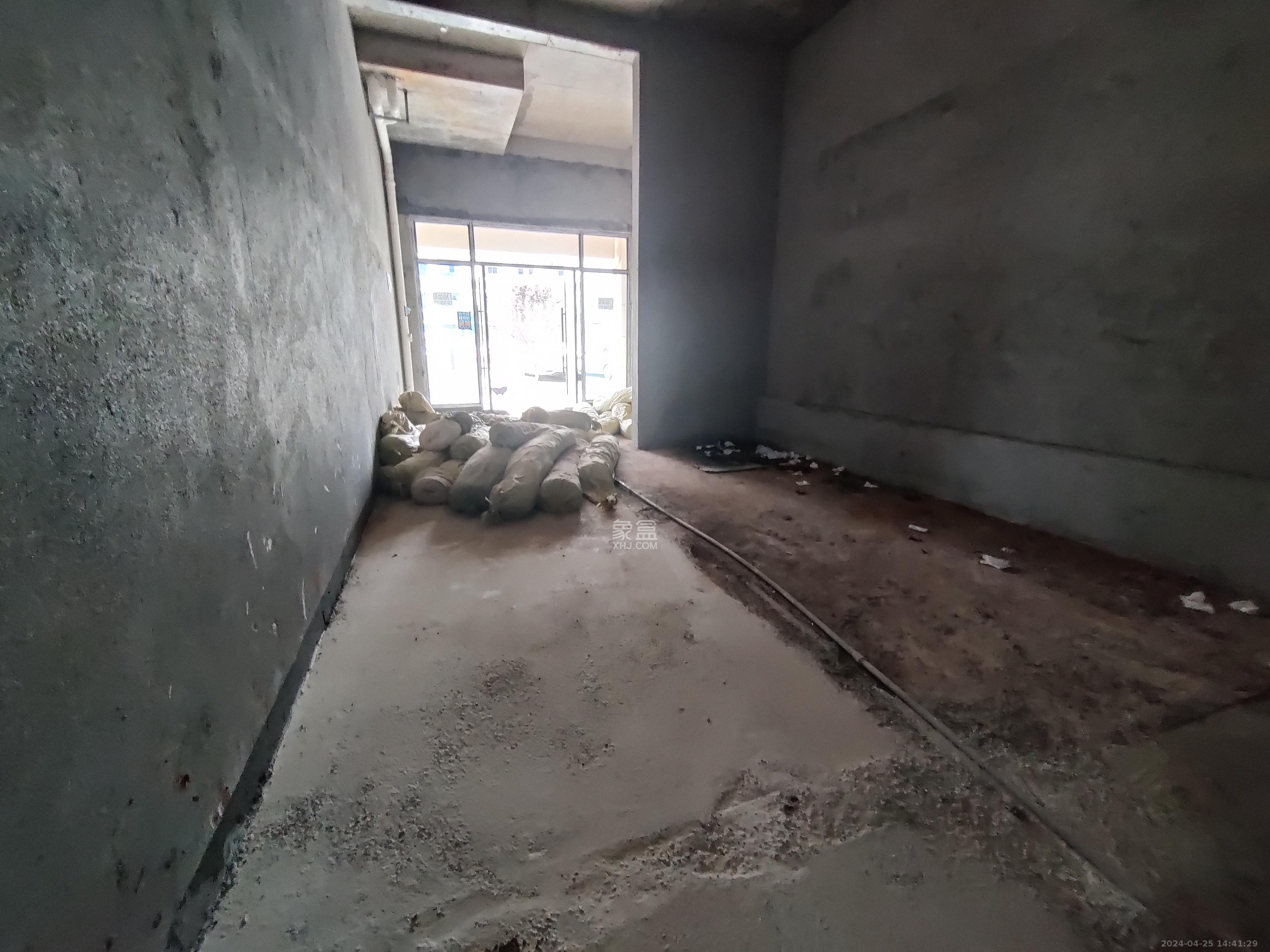 远洋红星天铂一期   52.34㎡      5300.0元/月