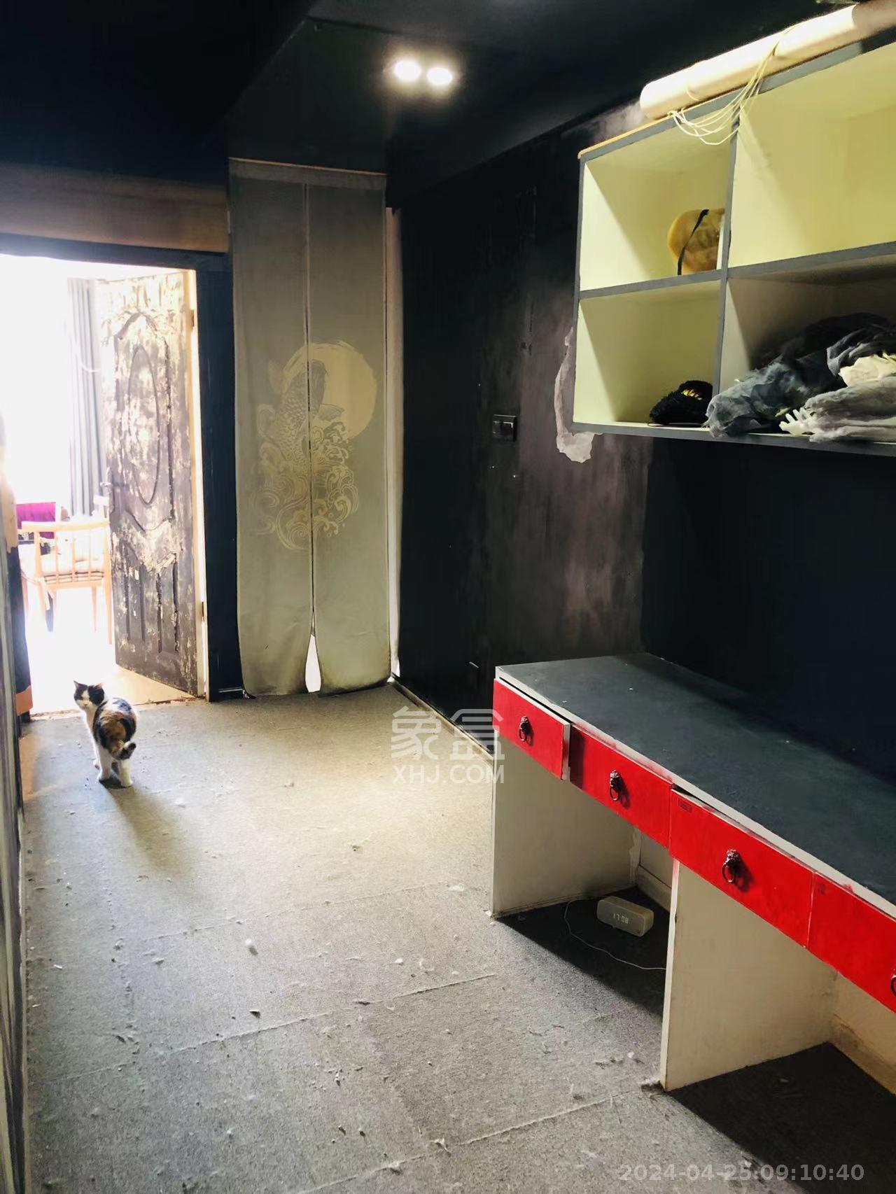 华翼府   180.0㎡      4500.0元/月室内图