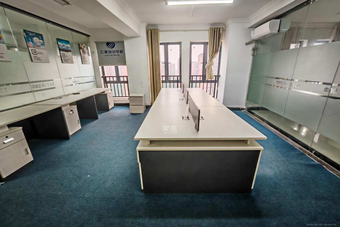中建芙蓉工社  1室1厅1卫   1200.00元/月室内图