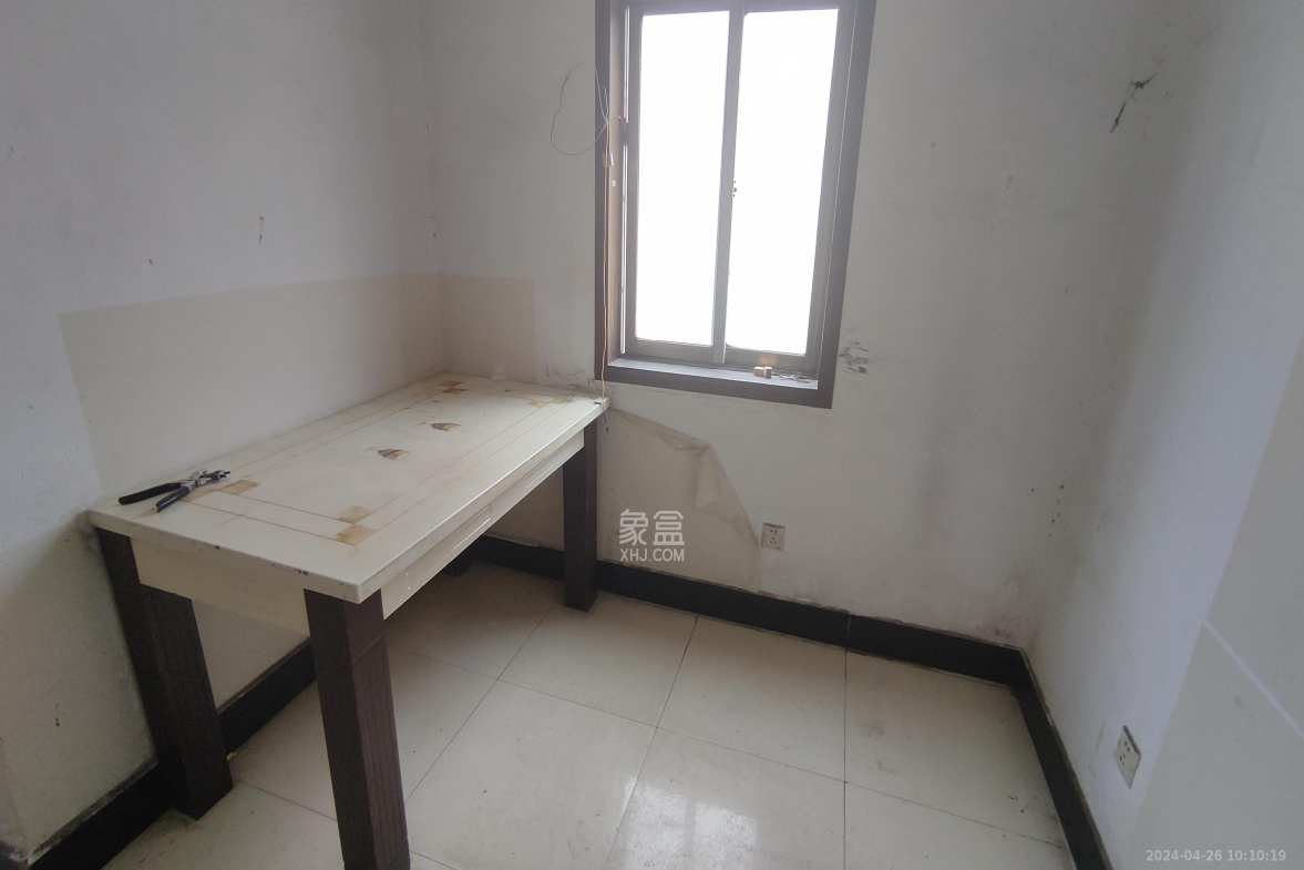 大桥三区 3室2厅1卫 1300.0元/月 大桥三区 3室2厅1卫 1300.0元/月室内图