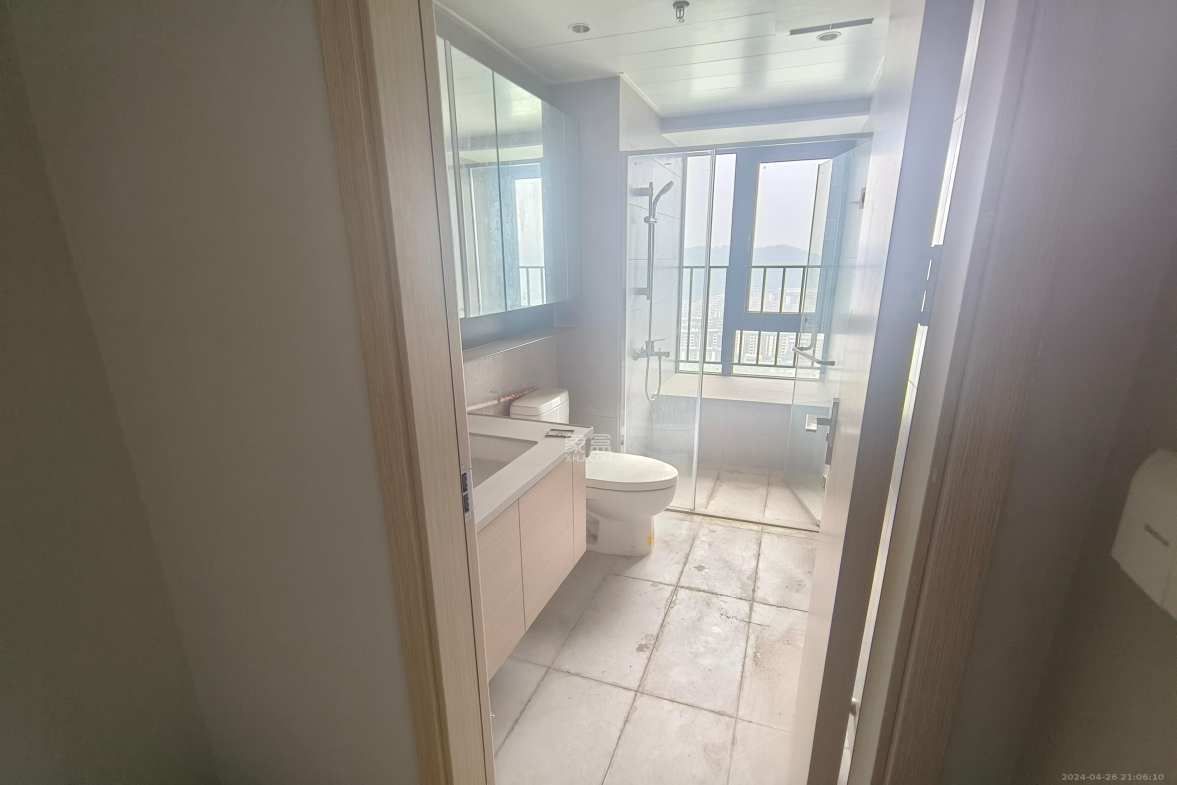 时代梅溪领峰  4室2厅3卫    4200.0元/月室内图