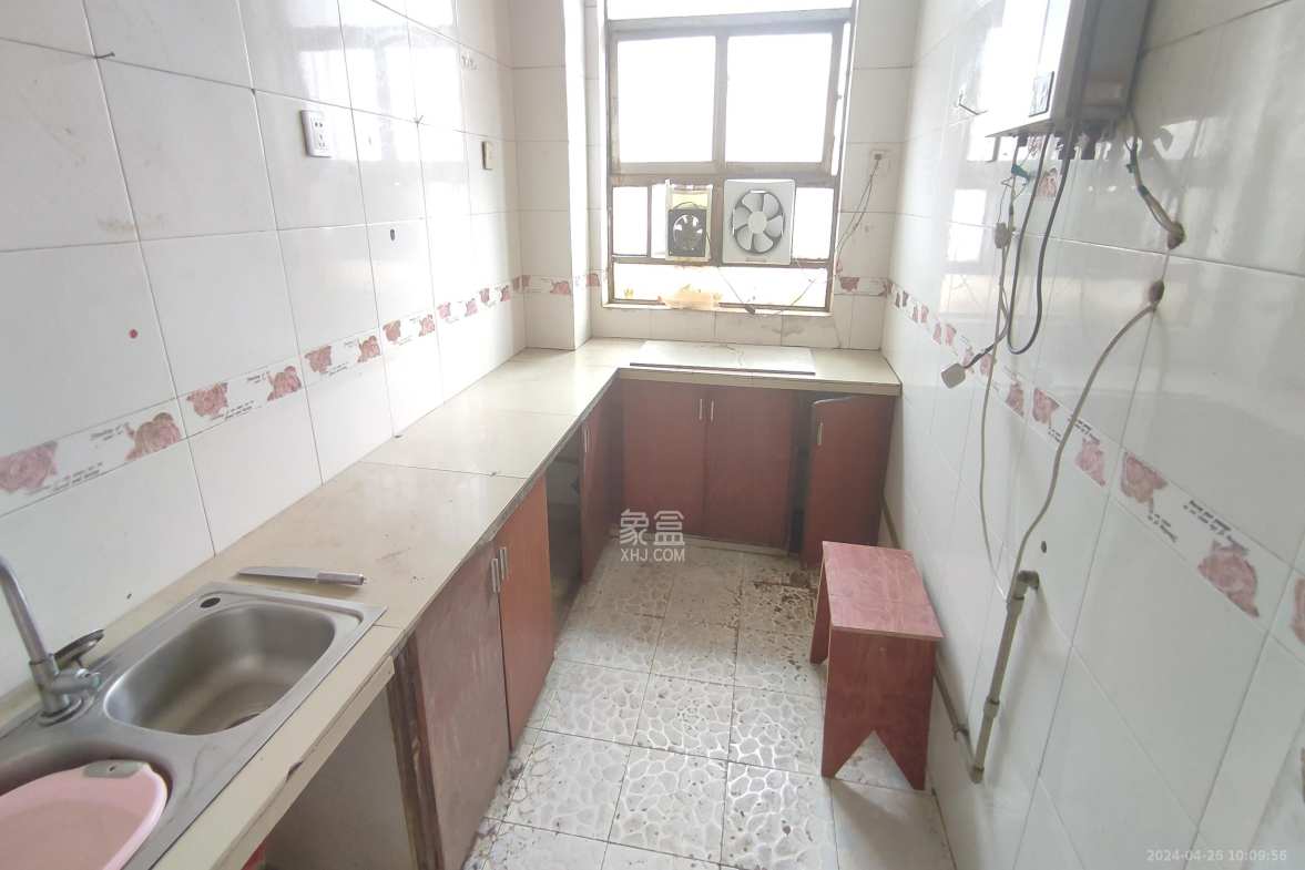 大桥三区 3室2厅1卫 1300.0元/月 大桥三区 3室2厅1卫 1300.0元/月室内图