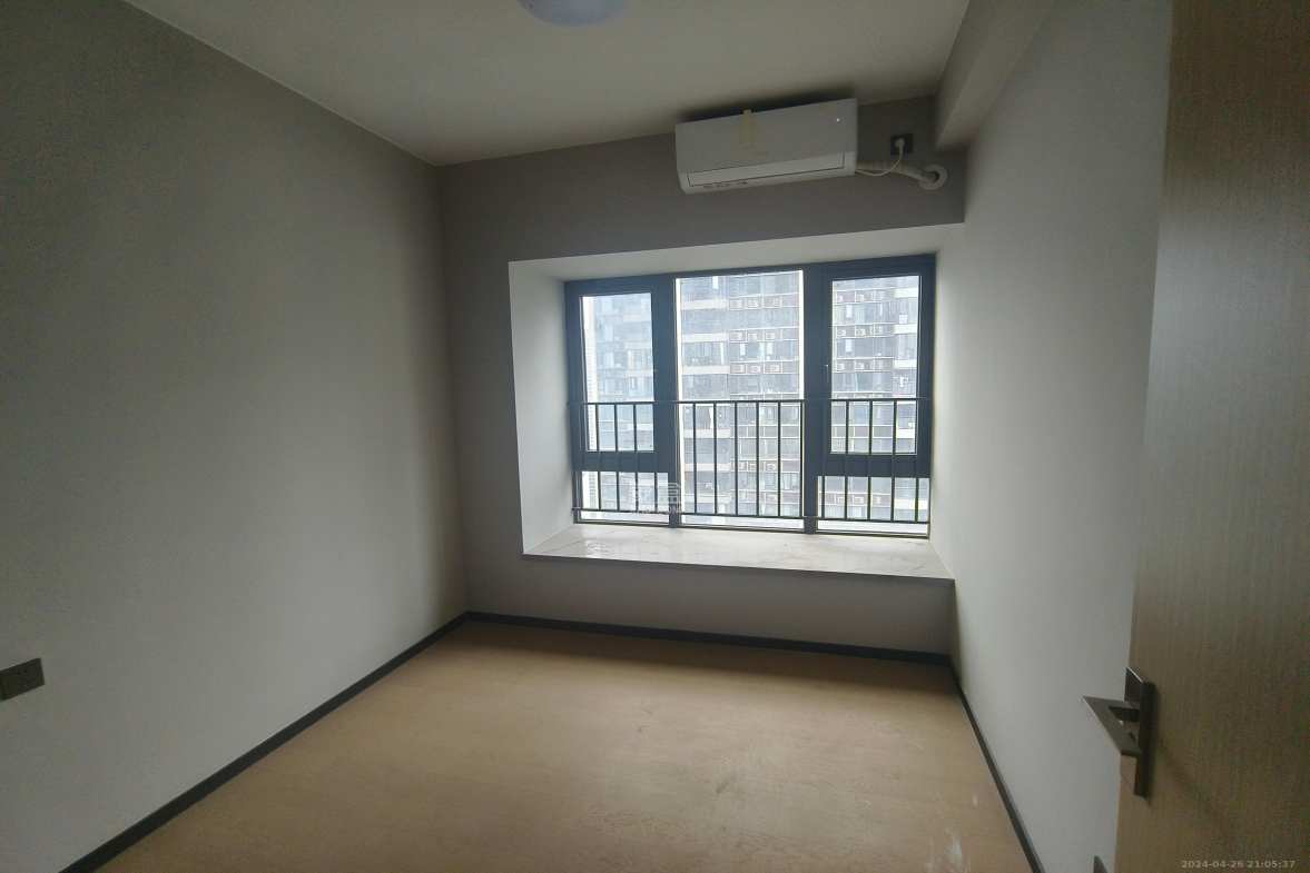 时代梅溪领峰  4室2厅3卫    4200.0元/月室内图