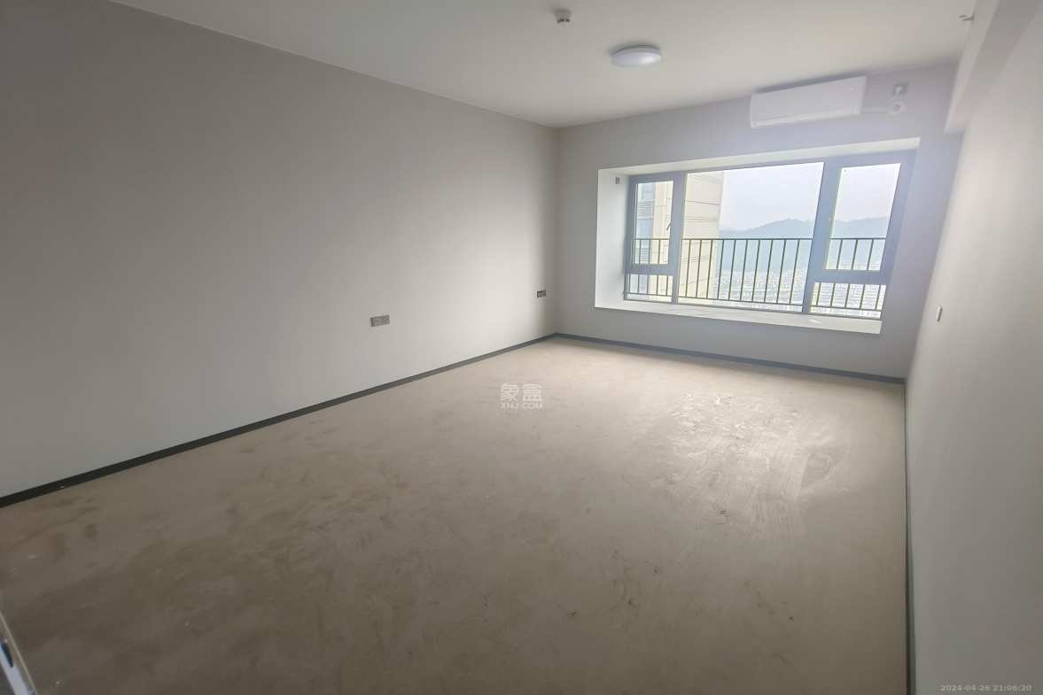 时代梅溪领峰  4室2厅3卫    4200.0元/月室内图