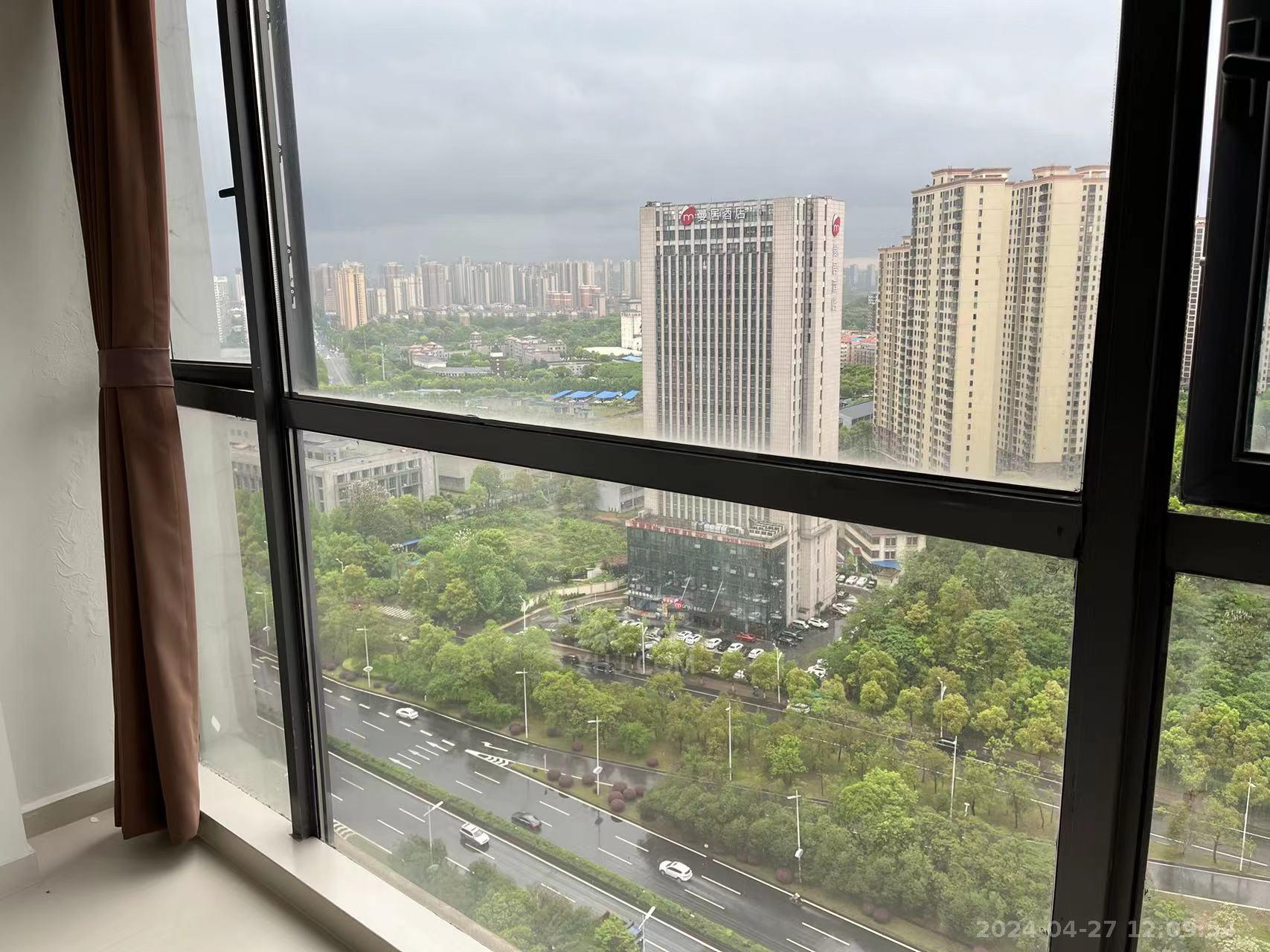 国际公馆（美的时代广场）  3室1厅1卫    1600.0元/月