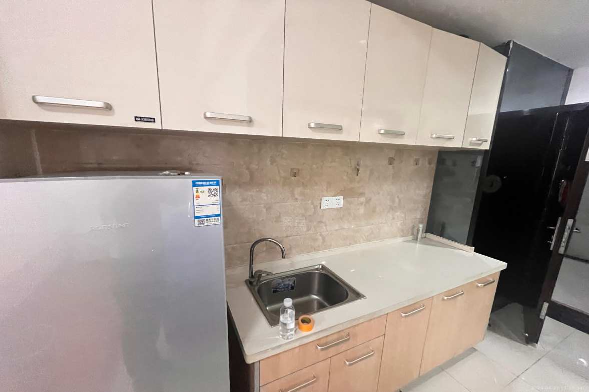 华晨御园  1室1厅1卫    1500.0元/月 华晨御园  1室1厅1卫    1500.0元/月室内图