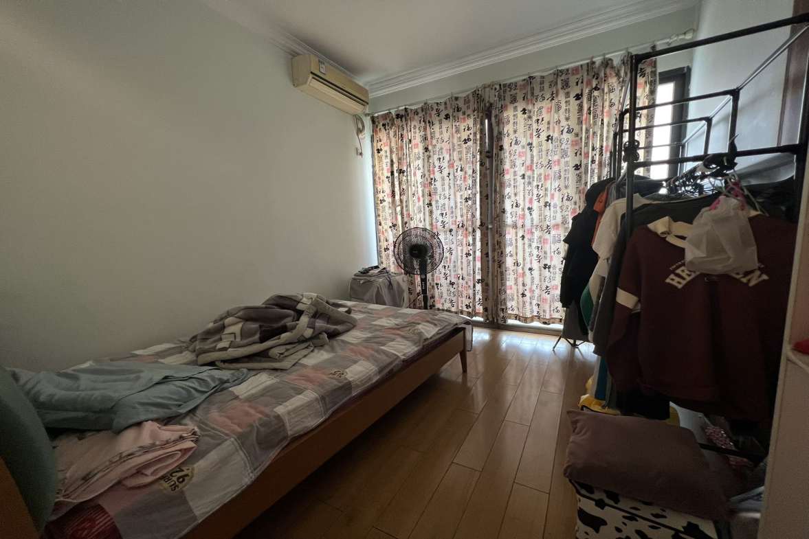 金域湾畔  4室2厅2卫   230.00万室内图