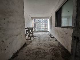 和兴苑(娄底市市场监督管理局)  5室2厅3卫    148.0万