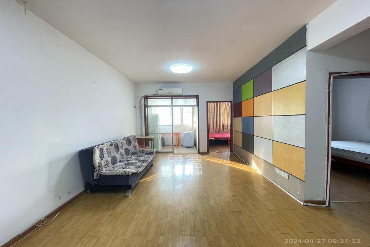 建鸿达现代公寓  2室1厅1卫   2400.00元/月室内图1