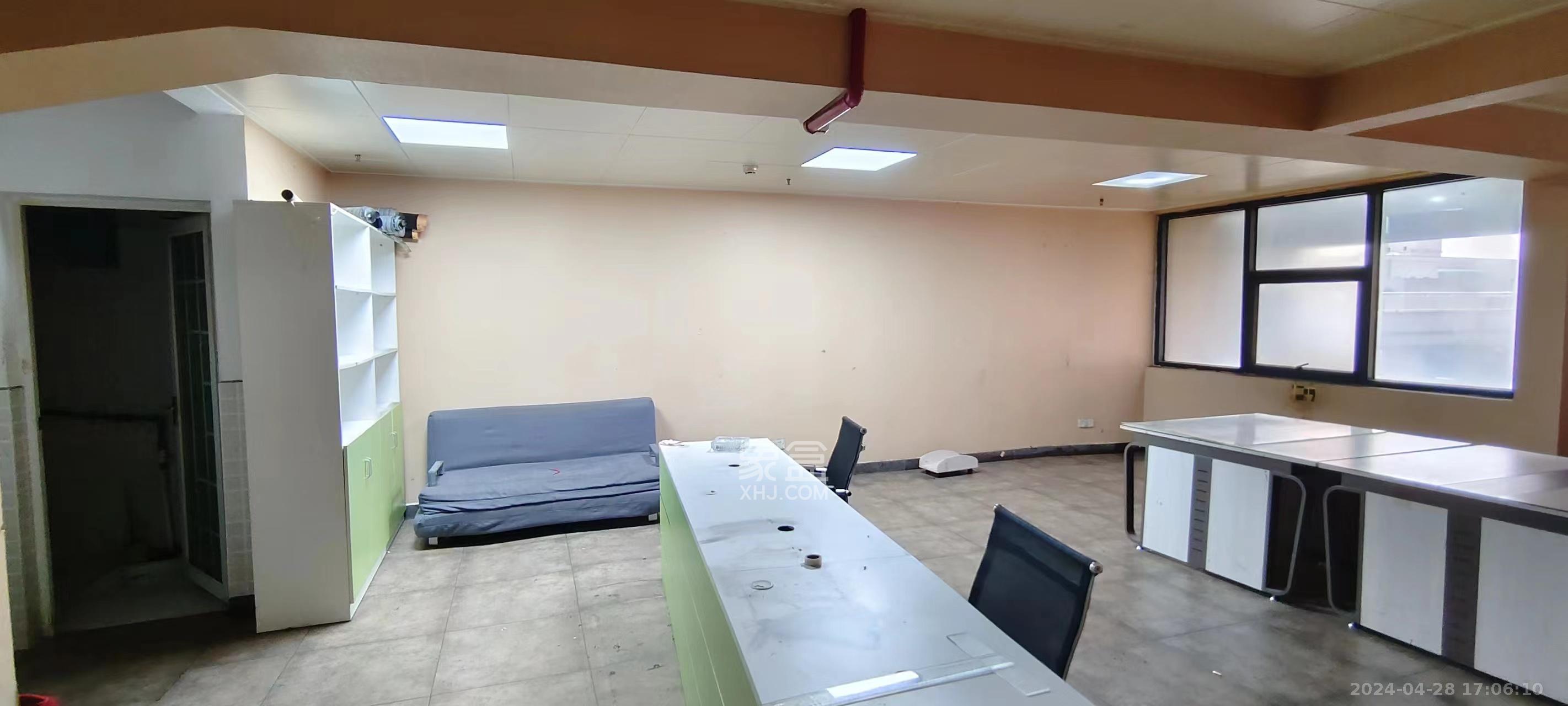 万象新天   77.46㎡      3200.0元/月