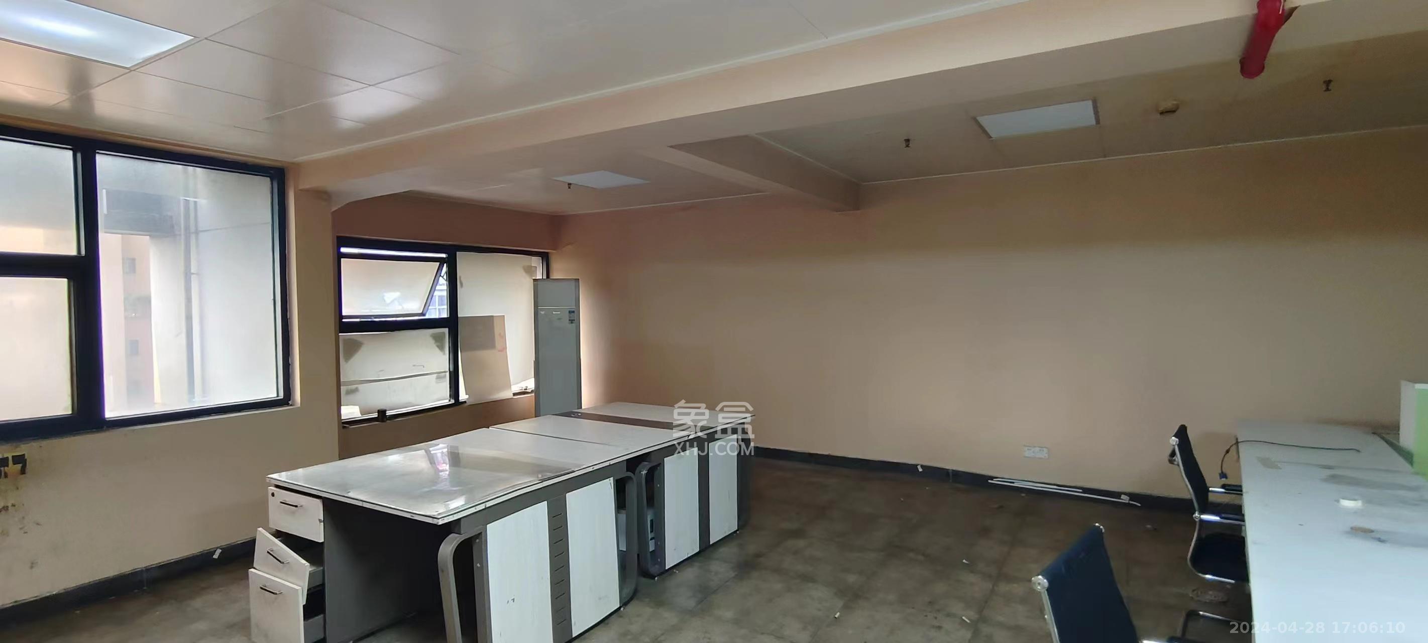 万象新天   77.46㎡      3200.0元/月室内图