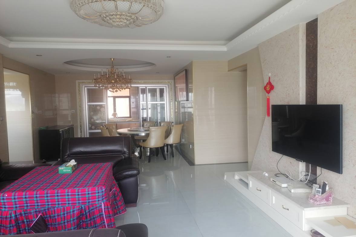 湾田和悦  3室2厅2卫    79.8万客厅