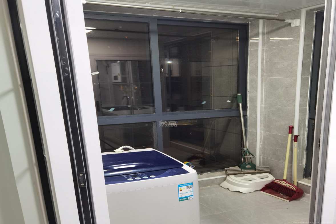 明发国际城  1室1厅1卫    1500.0元/月 明发国际城  1室1厅1卫    1500.0元/月室内图