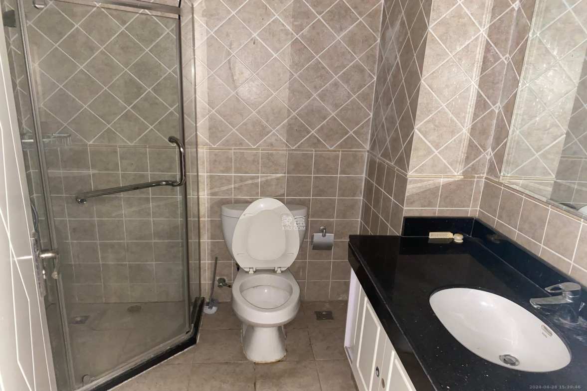 嘉斯茂购物广场(国中星城) 1室1厅1卫 1800.0元/月 嘉斯茂购物广场(国中星城) 1室1厅1卫 1800.0元/月室内图