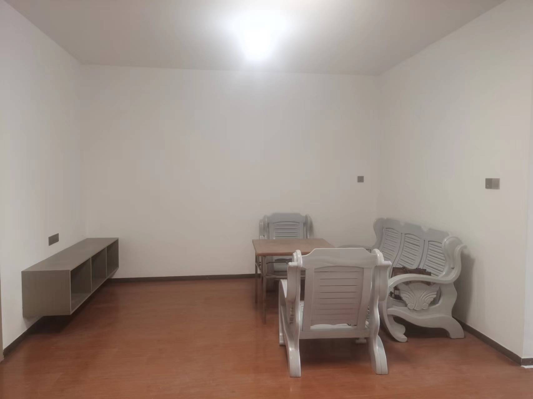 老街杂货市场  0室0厅0卫    36.8万