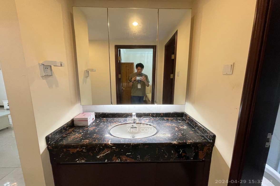 恒大雅苑  3室2厅2卫   2500.00元/月室内图