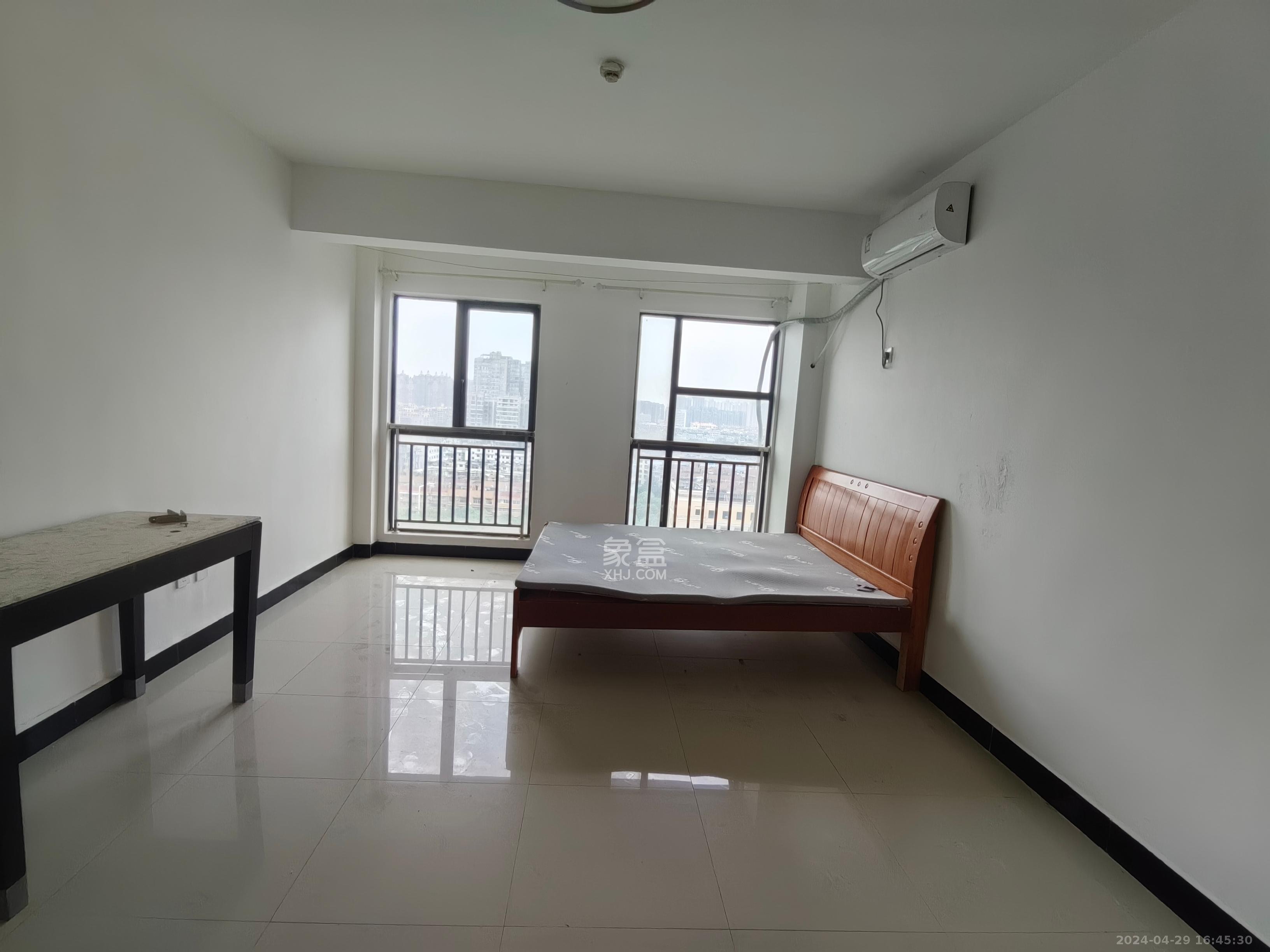 晶都公馆  1室0厅1卫    800.0元/月