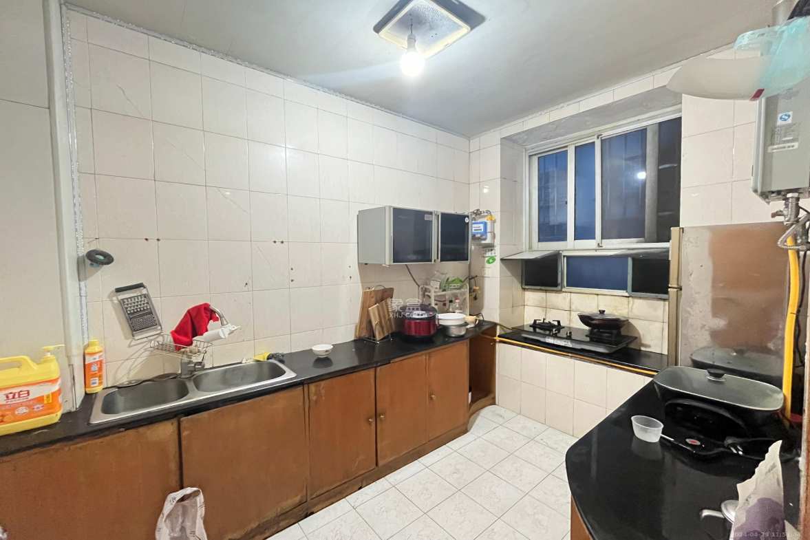 林苑小区  6室2厅2卫    800.0元/月 林苑小区  6室2厅2卫    800.0元/月室内图