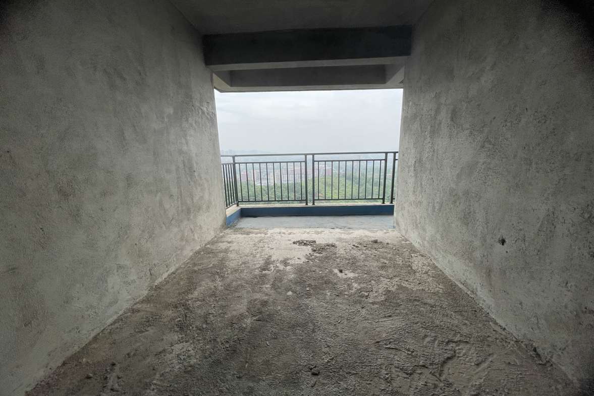 五洲锦城  4室2厅2卫   96.80万客厅