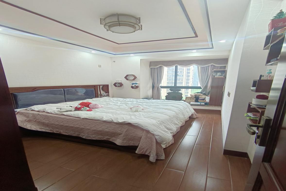环强御景湾  3室2厅2卫   317.30万客厅