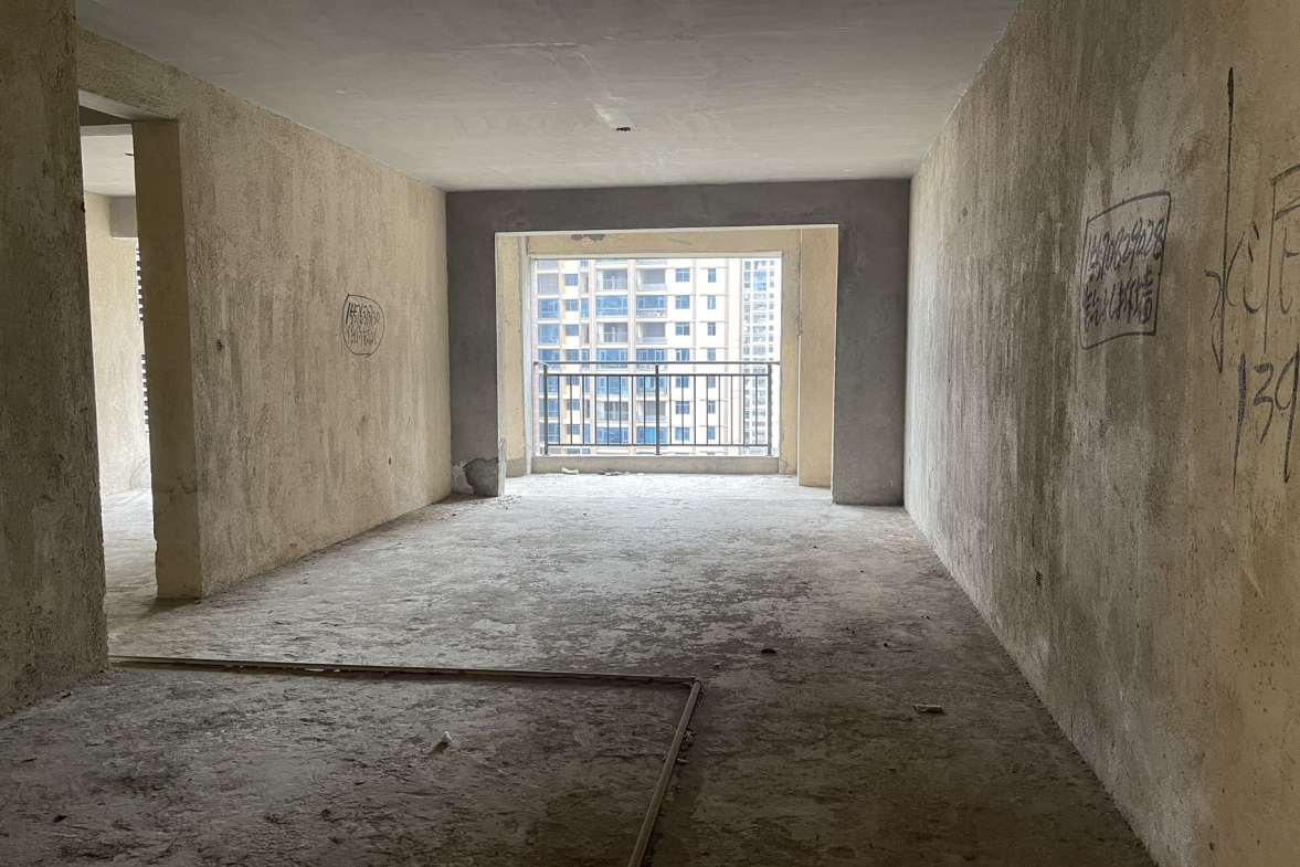 五洲锦城  4室2厅2卫    95.0万客厅