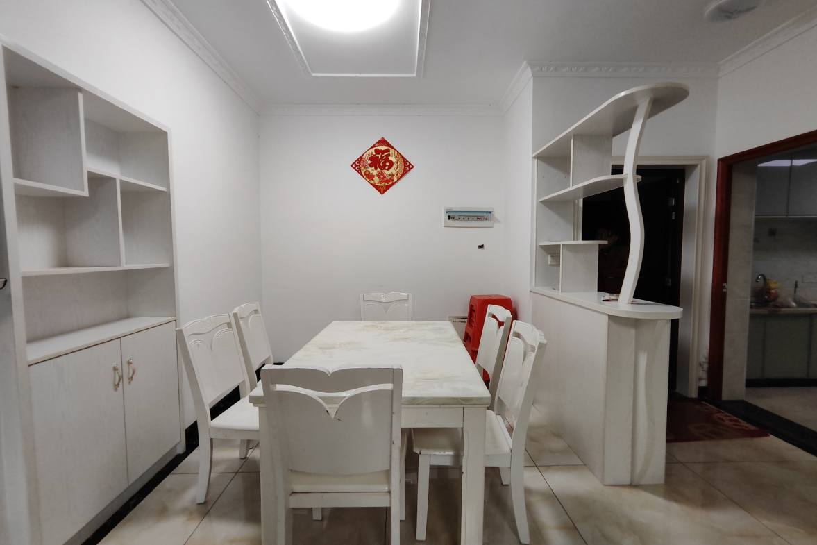 百弘学府城  3室2厅2卫    2000.0元/月室内图