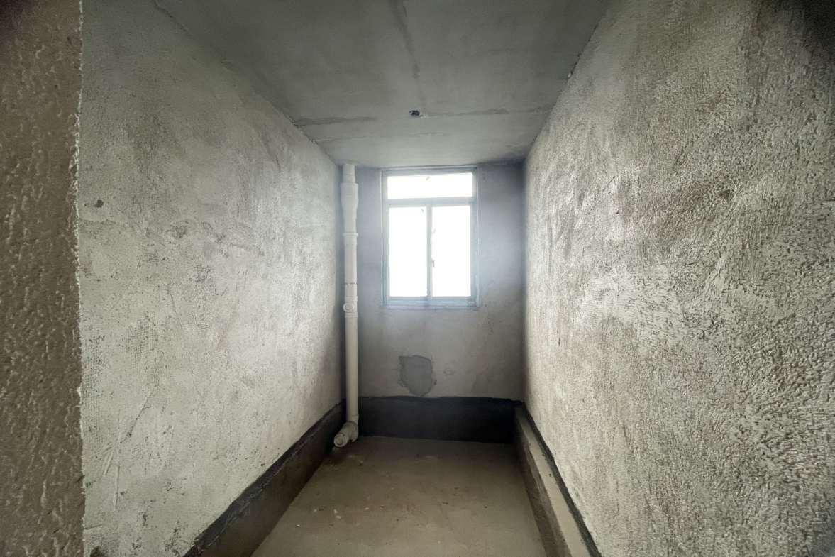 五洲锦城  4室2厅2卫   96.80万客厅