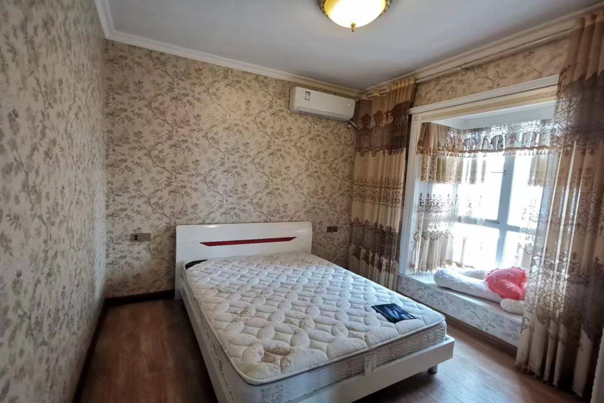 建设鑫苑  4室2厅2卫    2400.0元/月 建设鑫苑  4室2厅2卫    2400.0元/月室内图