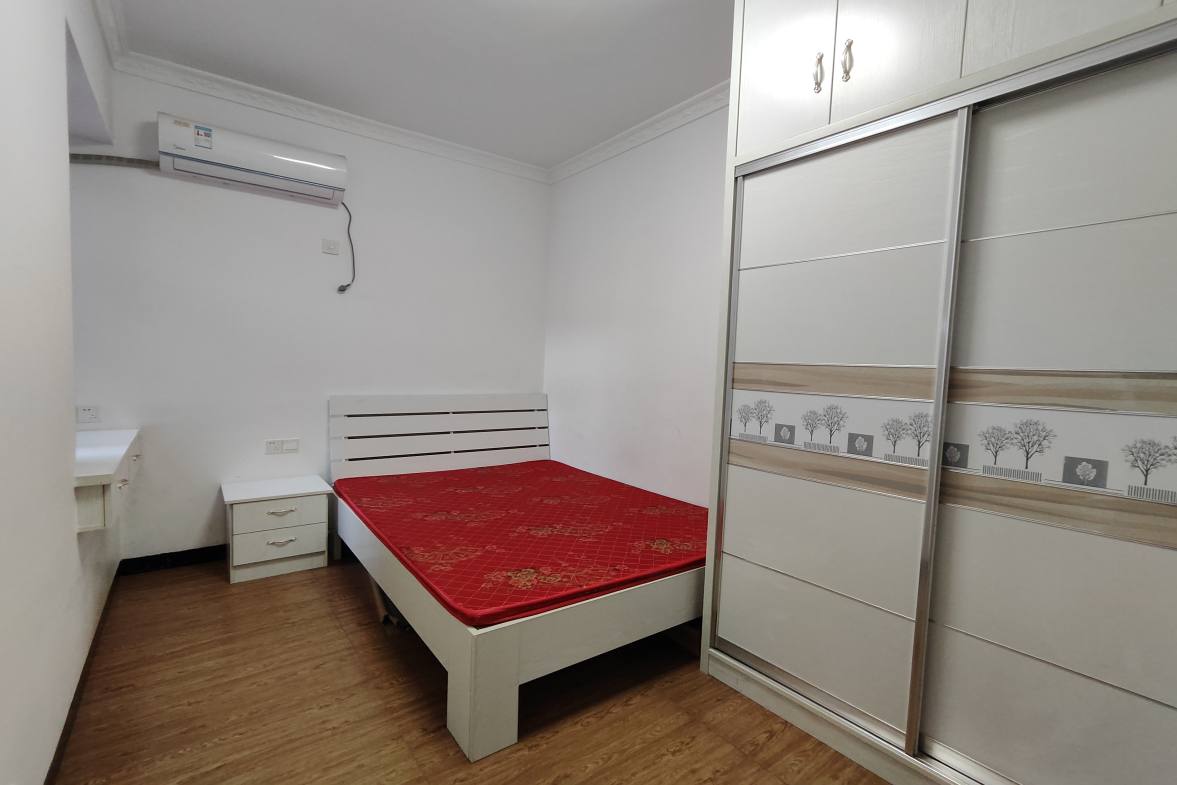 百弘学府城  3室2厅2卫    2000.0元/月室内图