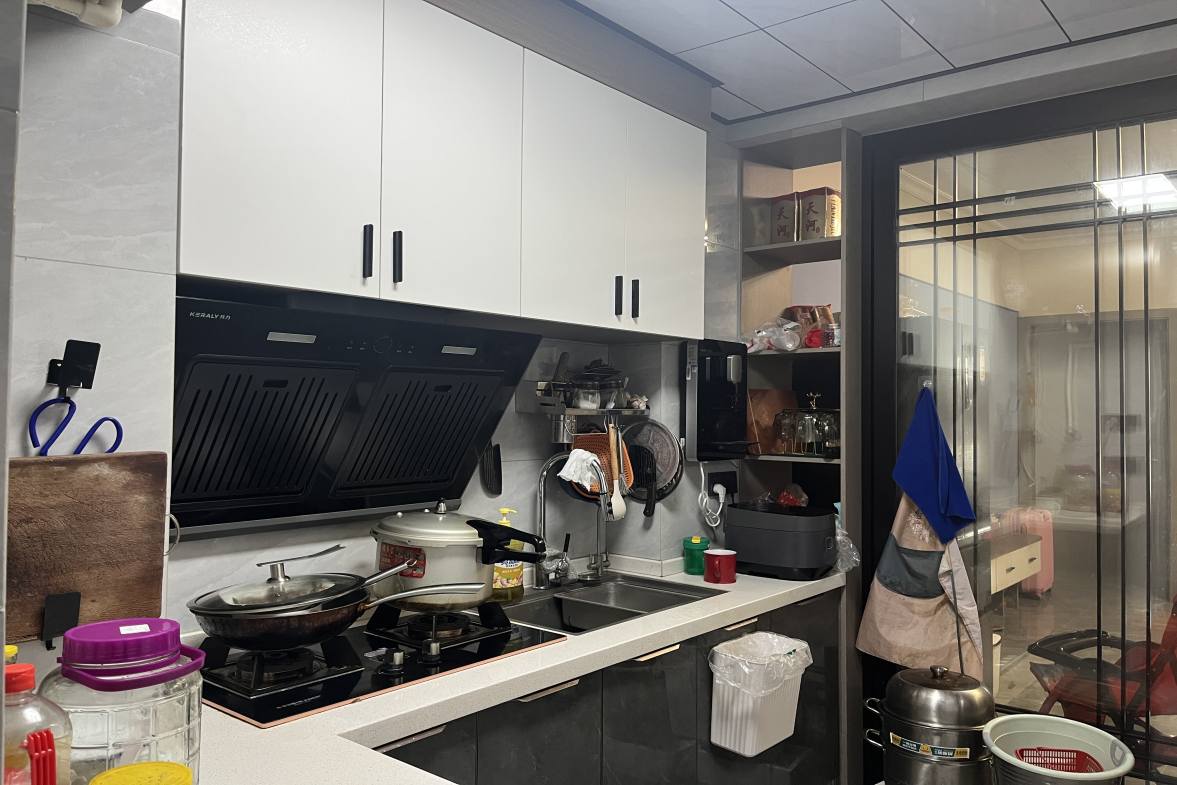 新世界建材城  2室1厅1卫    49.8万 新世界建材城  2室1厅1卫    49.8万客厅