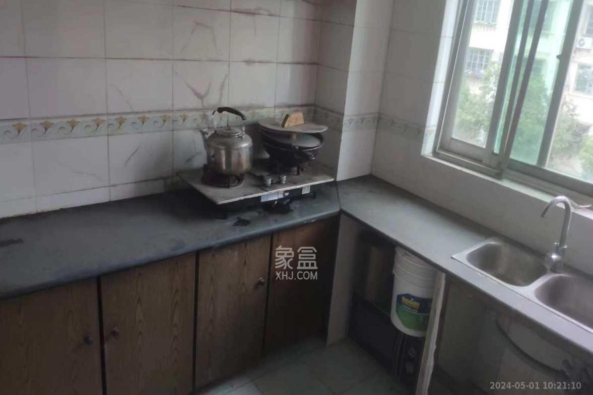 中南汽车世界  3室2厅1卫   900.00元/月室内图