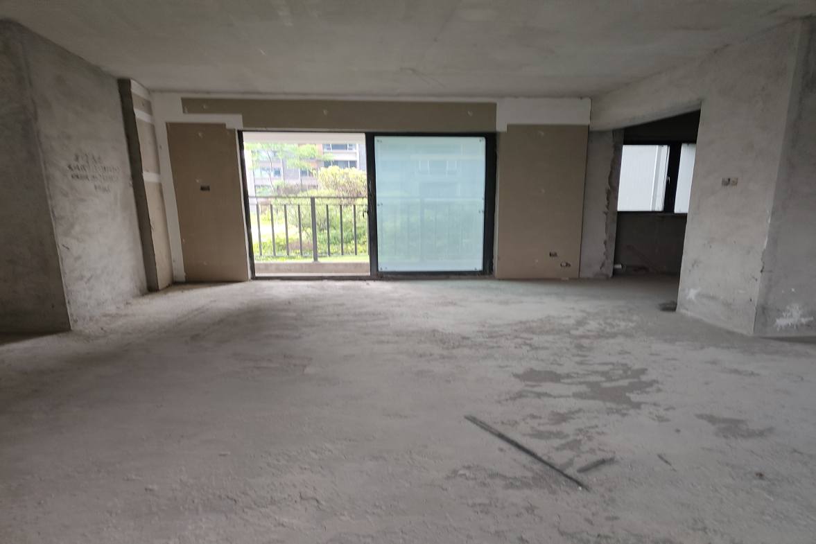 宁邦中心(二期公园里) 4室2厅2卫 87.80万 宁邦中心(二期公园里) 4室2厅2卫 87.80万客厅