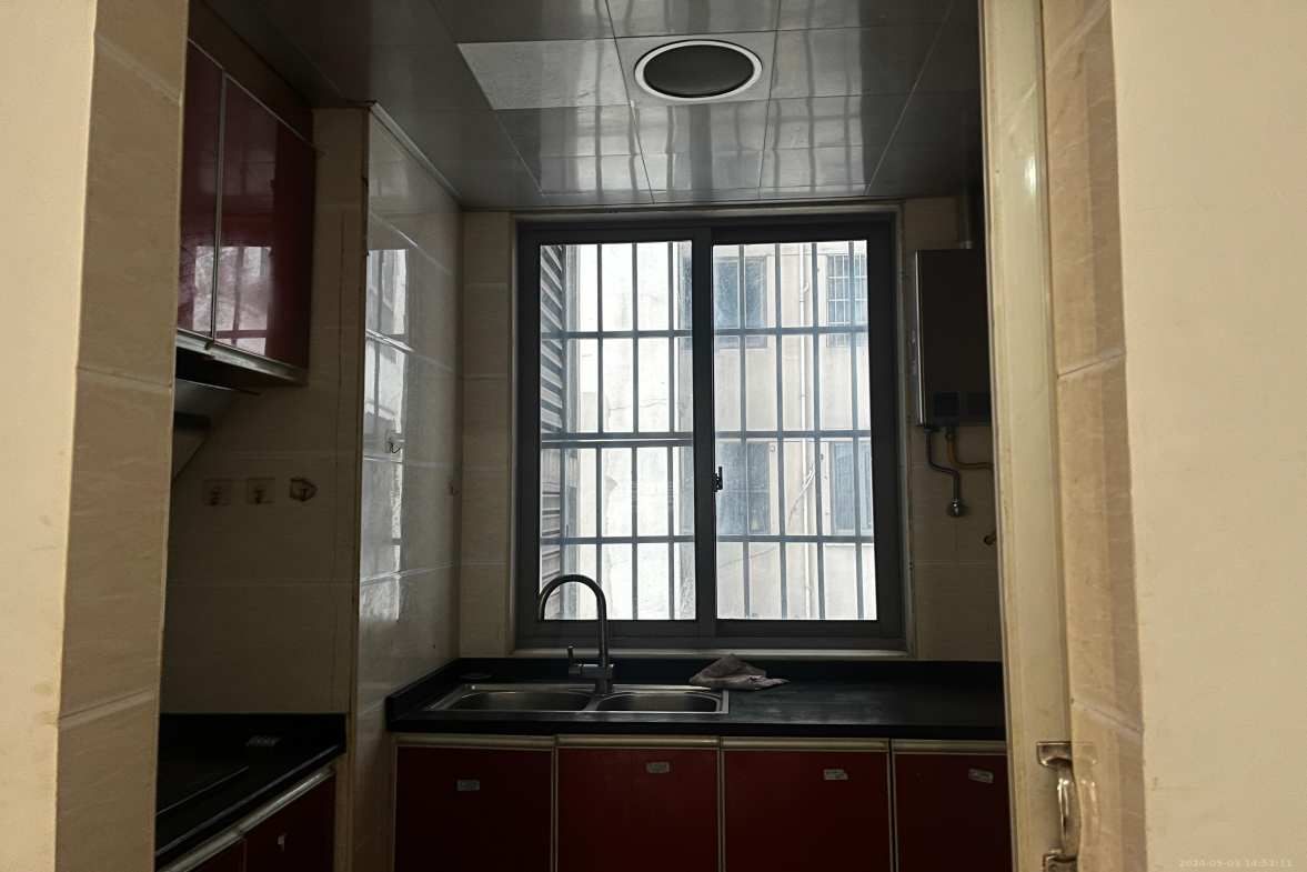 文化园三期 3室1厅1卫 1300.0元/月 文化园三期 3室1厅1卫 1300.0元/月室内图