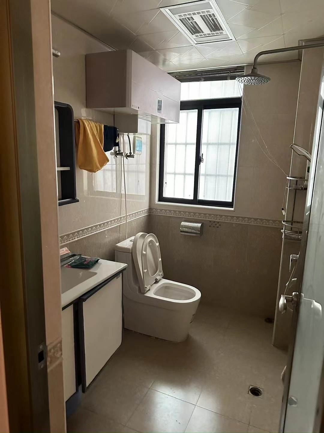 龙泰熙城 4室2厅2卫 78.0万 龙泰熙城 4室2厅2卫 78.0万卫生间