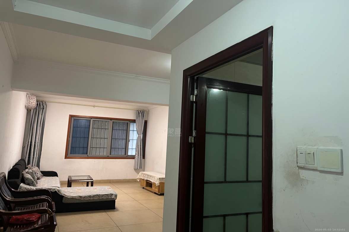 文化园三期 3室1厅1卫 1300.0元/月 文化园三期 3室1厅1卫 1300.0元/月室内图