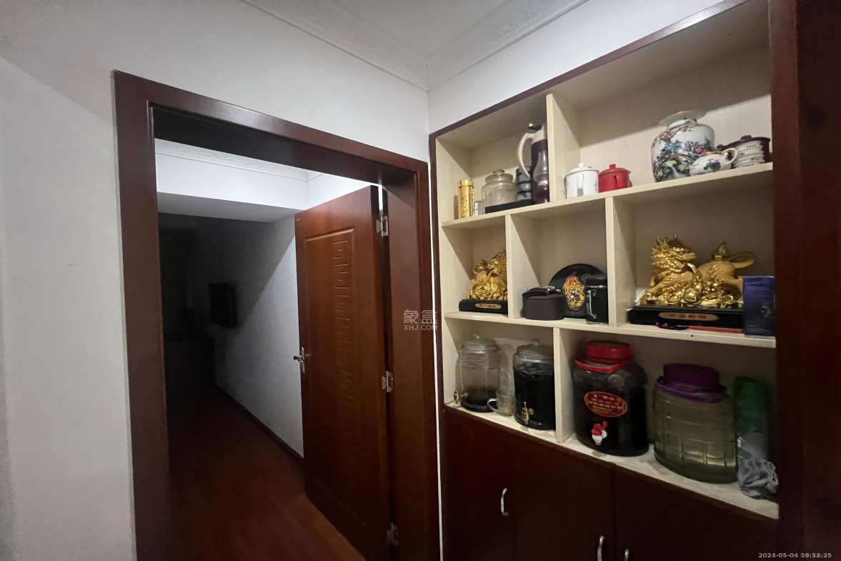 湘银星城  3室2厅1卫    1800.0元/月室内图