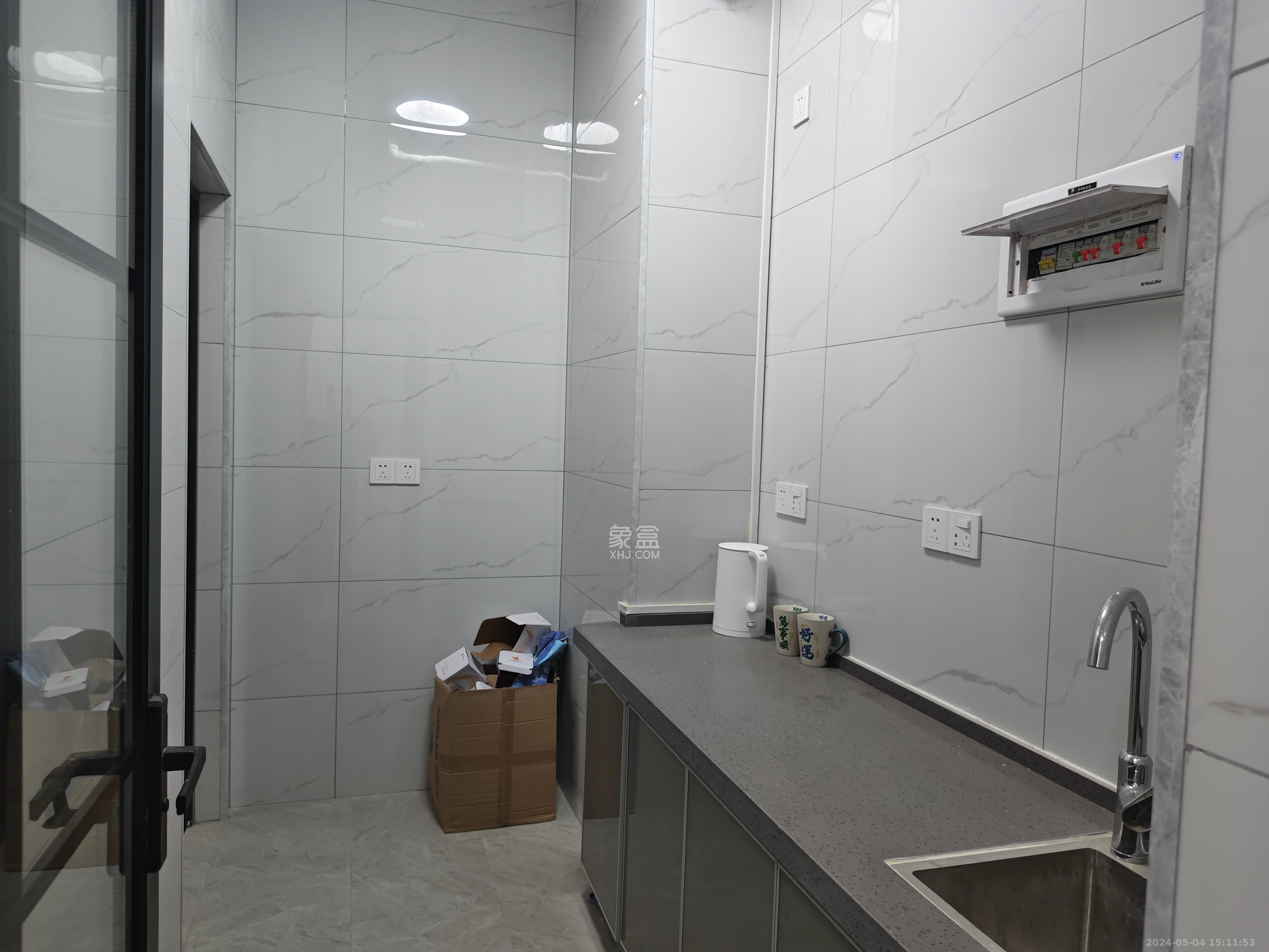 蓝光雍锦半岛   65.0㎡      2200.0元/月室内图