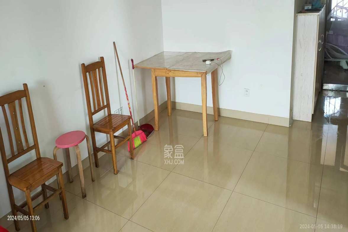 中信凯旋蓝岸（中信新城三期）  3室2厅1卫   1600.00元/月室内图