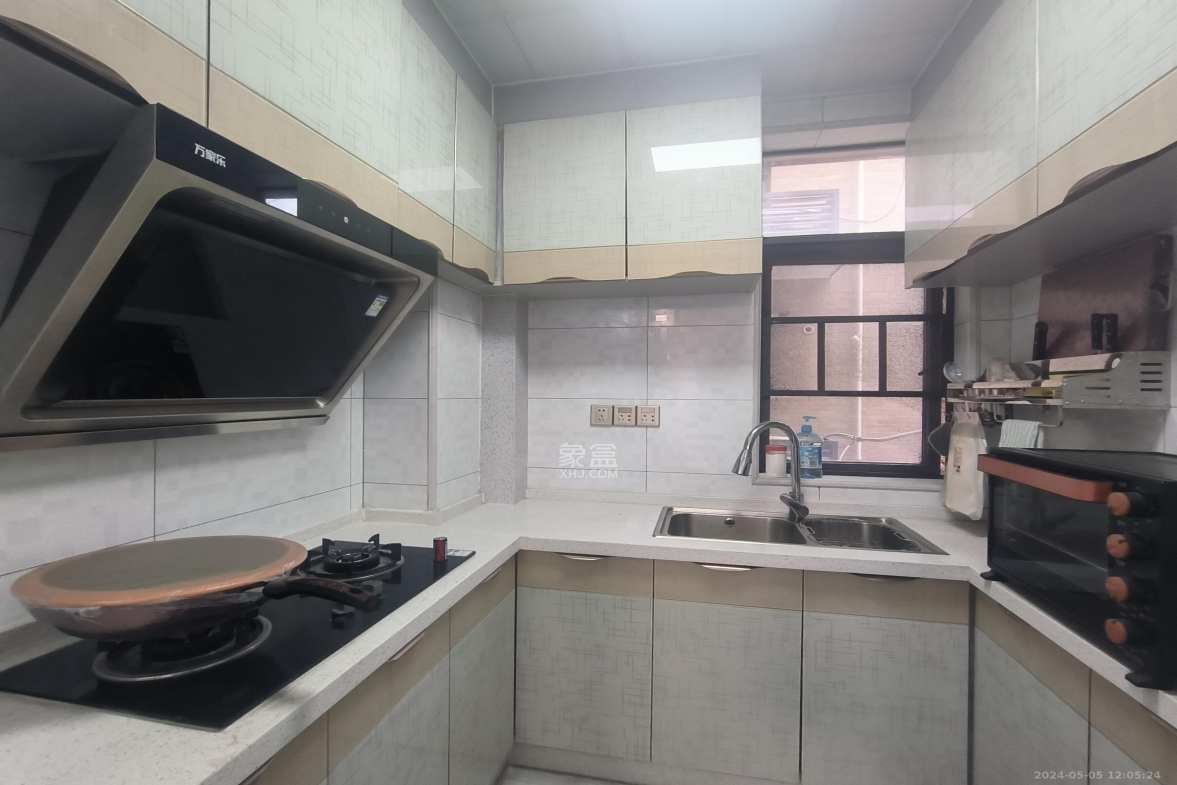 中南红领邦（红星嘉和苑）  3室1厅2卫    3200.0元/月室内图