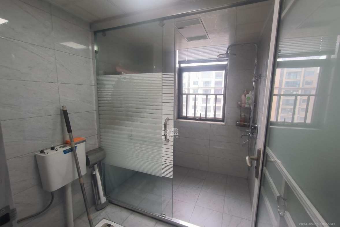 中南红领邦（红星嘉和苑）  3室1厅2卫    3200.0元/月室内图