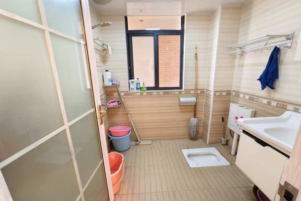 奥地利春天  2室2厅1卫   45.00万室内图