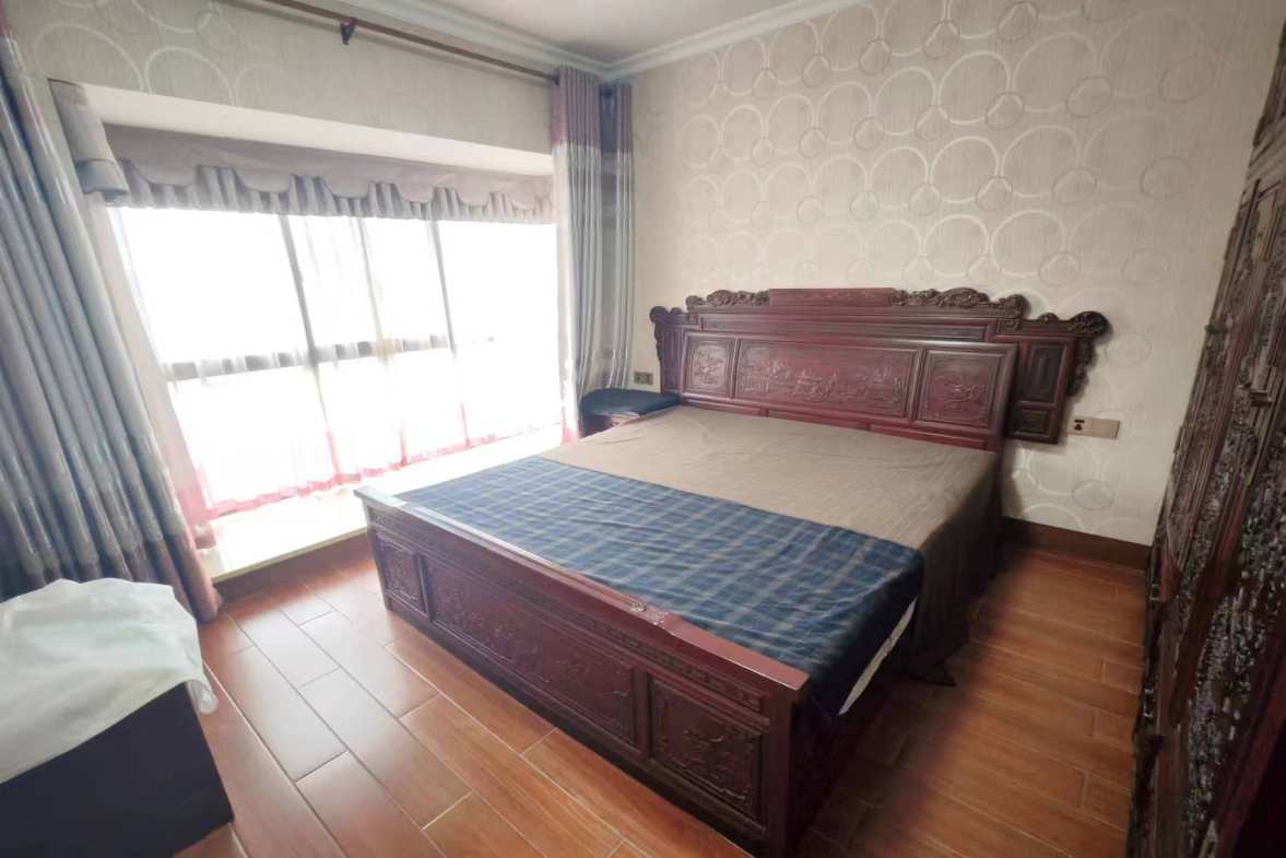 明兴翰苑一期  3室2厅2卫   2500.00元/月室内图1