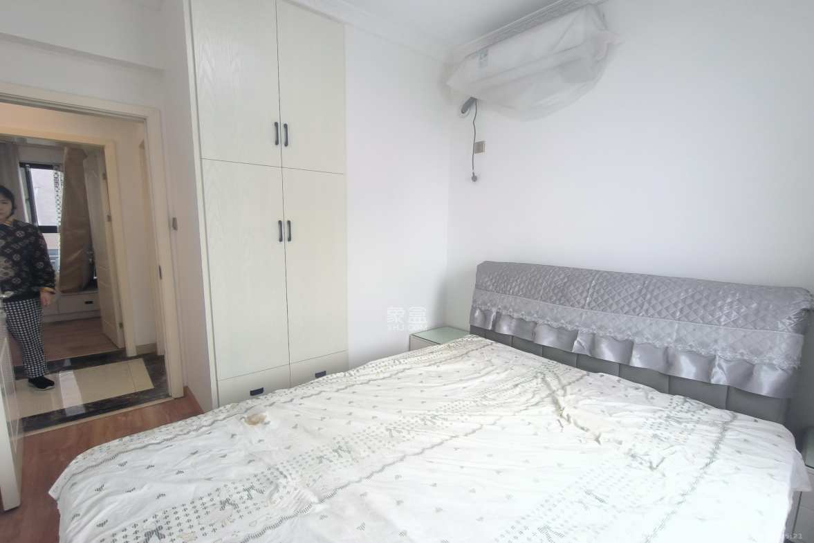 中南红领邦（红星嘉和苑）  3室1厅2卫    3200.0元/月室内图