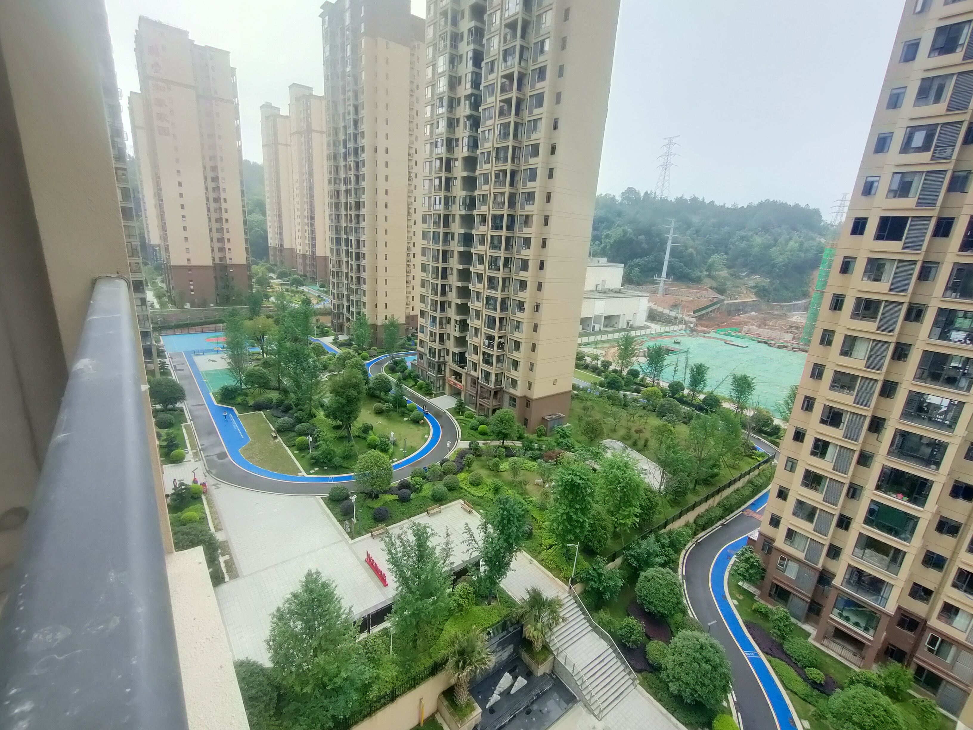 吉大汉珠山府  3室2厅2卫    89.0万