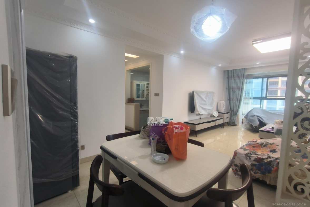 中南红领邦（红星嘉和苑）  3室1厅2卫    3200.0元/月室内图