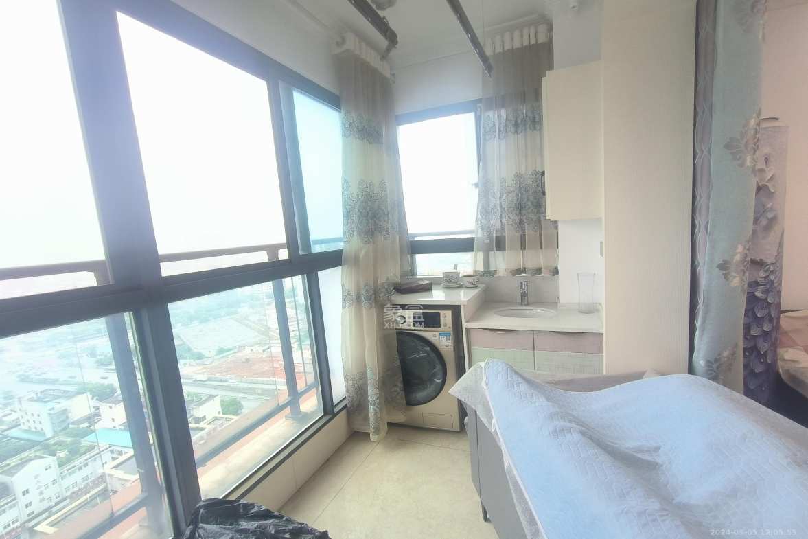 中南红领邦（红星嘉和苑）  3室1厅2卫    3200.0元/月室内图