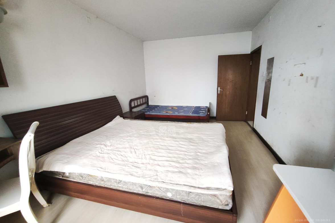 学宫街散盘  3室2厅2卫    2000.0元/月室内图