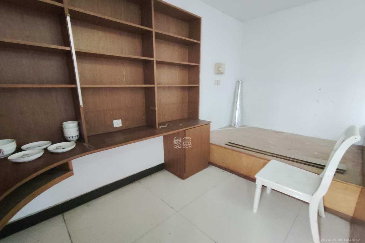 学宫街散盘  3室2厅2卫    2000.0元/月室内图